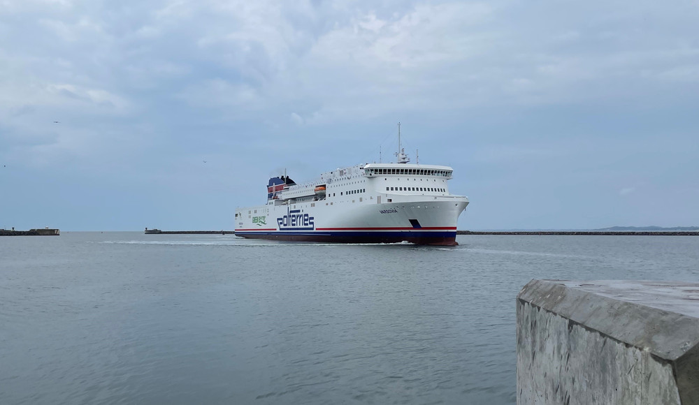 Båt på väg in i ystad Hamn