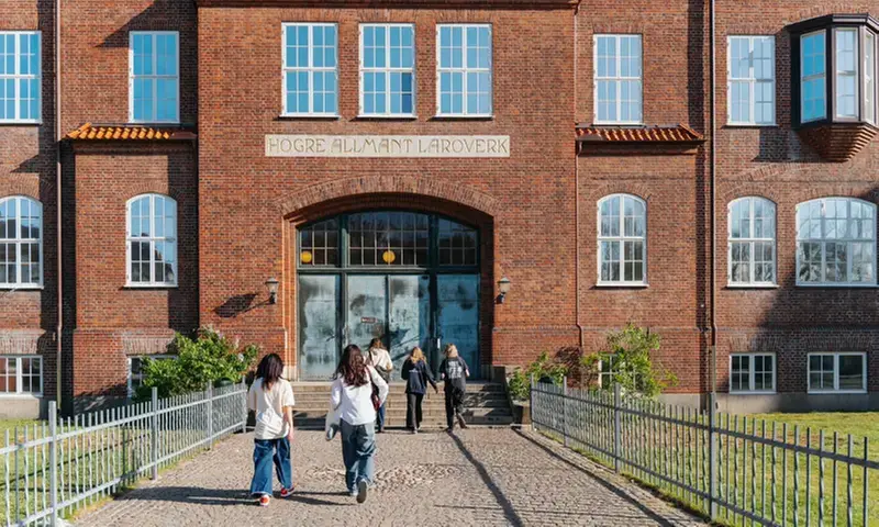 Elever på väg till Ystad Gymnasium